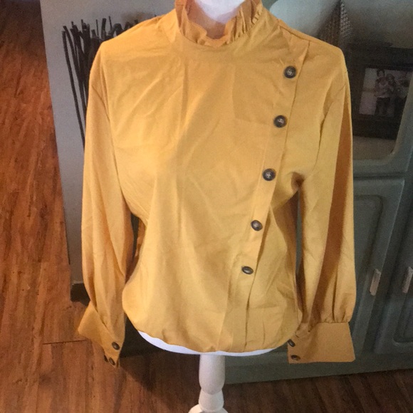 Button detail ruffle neck blouse - Picture 2 of 6